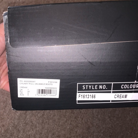 NWT Missguided pull on boots cream size 9 - Picture 2 of 9